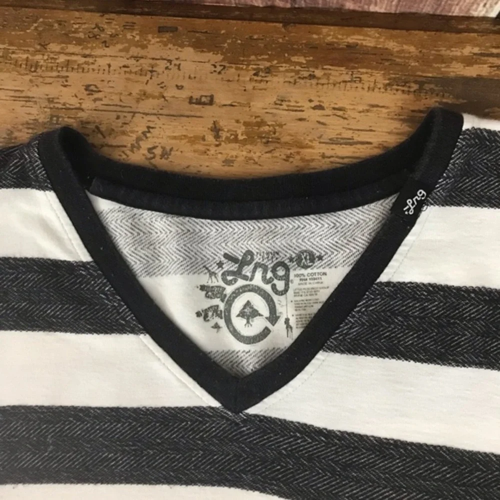 LRG Blk/Wht Striped V neck Pullover Size X Large